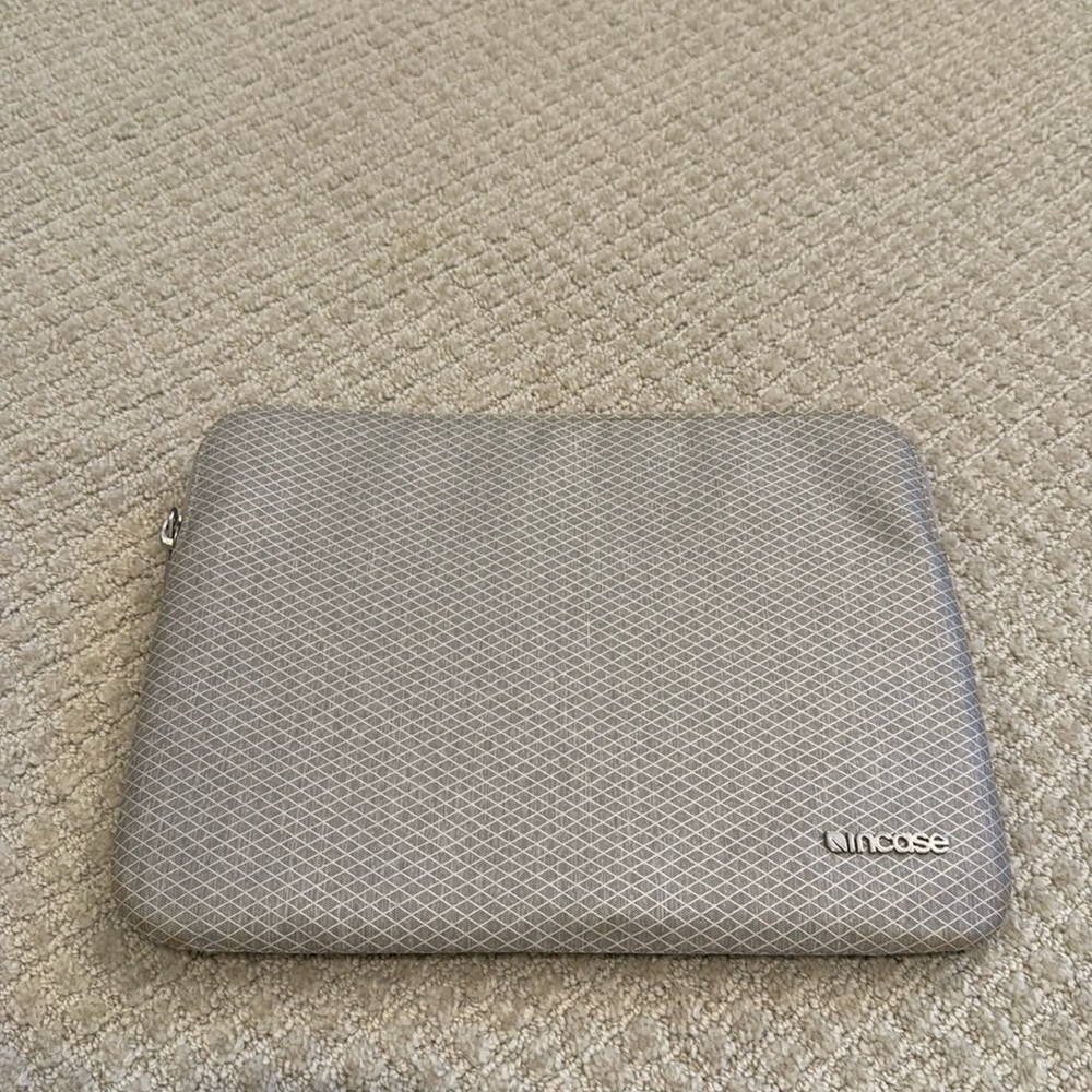 In case iPad case apex 11”x8.5